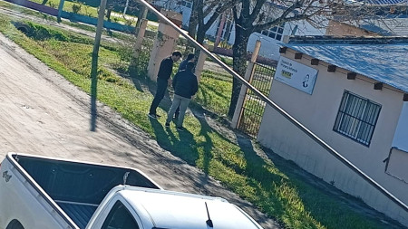 Insólito ingreso por la ventana: aspirantes a intendente y vice fueron denunciados por forzar una dependencia municipal